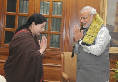 Jaya meets Modi, presents memorandum 